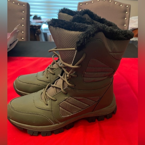 Shoes - Men’s Olive Military Green Winter Boots, size 43, used twice, size 10